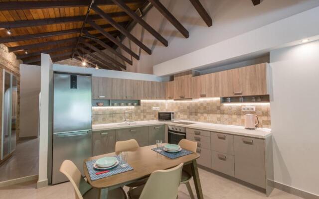 Casa Leone, cosy apartment overlooking the square