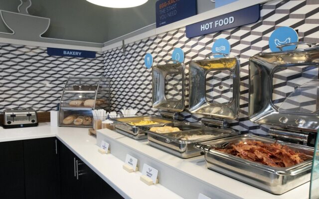 Holiday Inn Express Hotel & Suites Chester by IHG