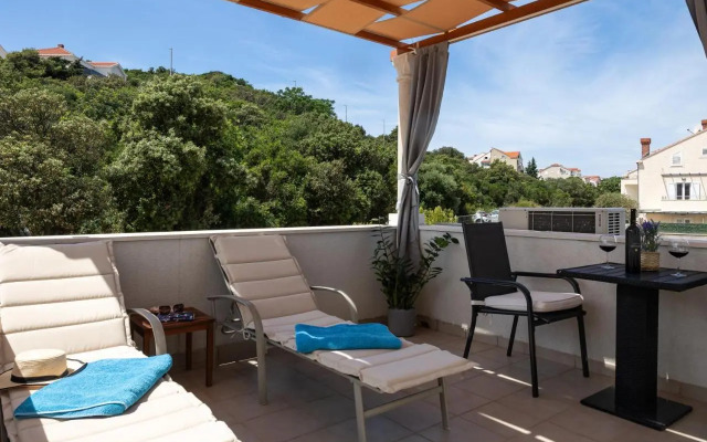 Apartments Sandra Solitudo I