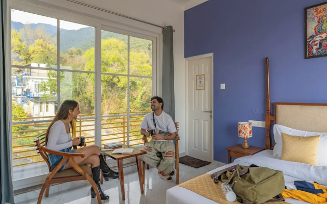 The Social Stays Bir Formerly Artbuzz