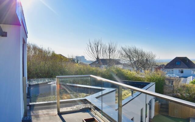 Modern 3 Bedroom House With Stunning Views