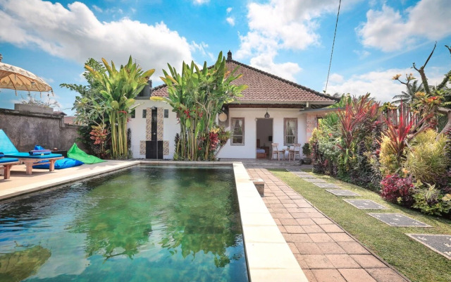 Ubud Glassy Villa by Pramana Villas