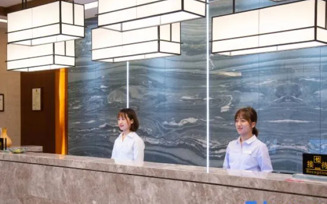 Binhu Junhua Hotel
