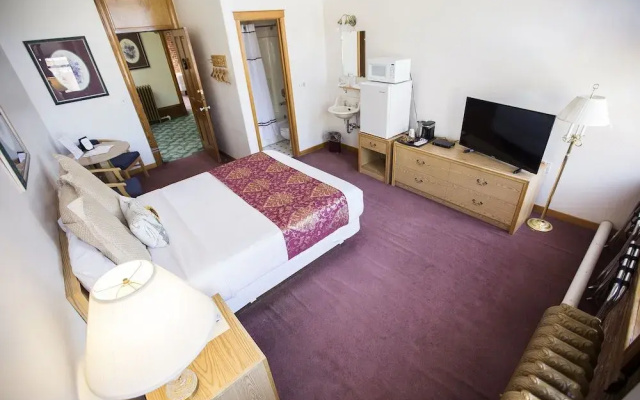 Victor Hotel
