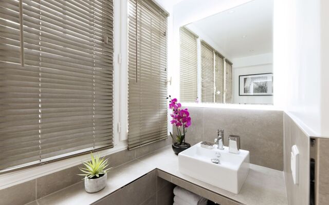 Luxury 4BDR Le Marais I by Livinparis