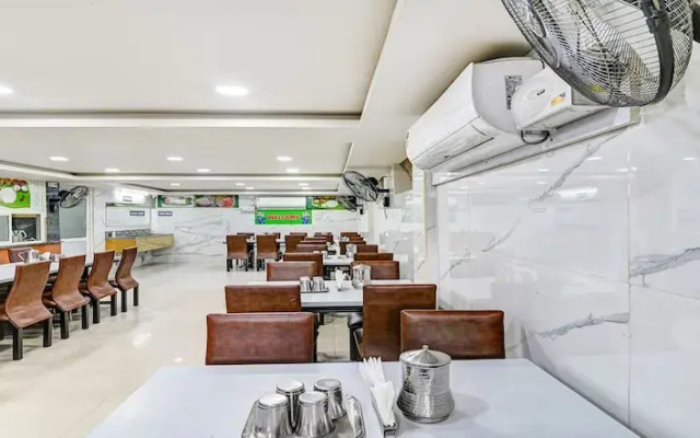 Fabhotel Srinivasa Guest House