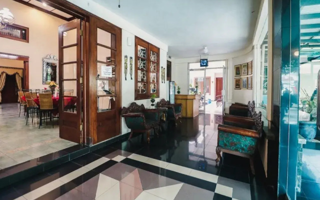 RedDoorz Plus @ Purwosari