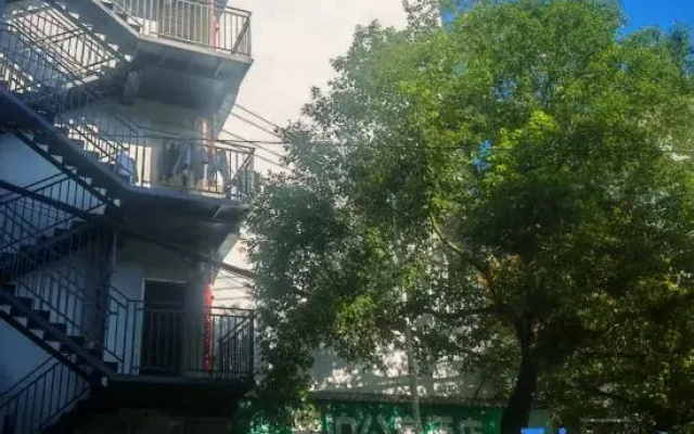 Yanbo Apartment Hotel