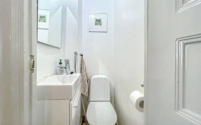 5 Room Apartment by the Esplanade Park