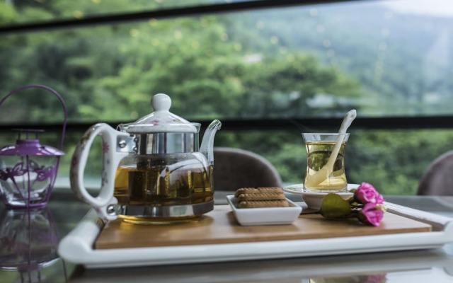 Jolnar Garden Hotel