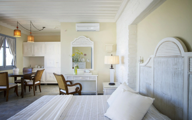 Porto Kea Suites
