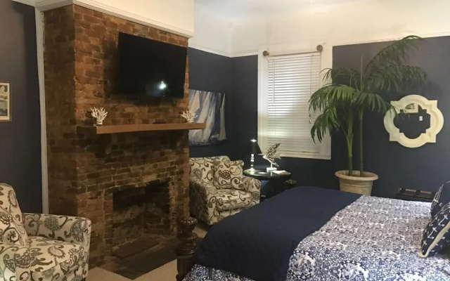 Jailer's Inn
