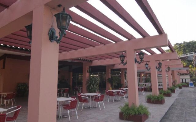 Villa Los Laureles