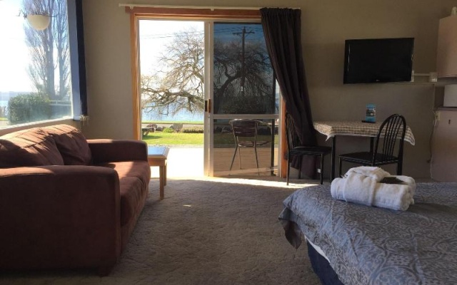 Waiteti Lakefront Motel – Guest Rooms – Rotorua