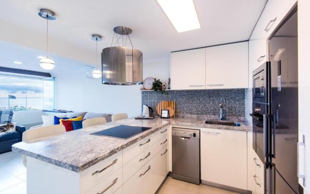 Beach Front Apartment-1st Line