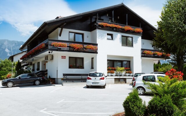 Guesthouse Kolinska - Adults only