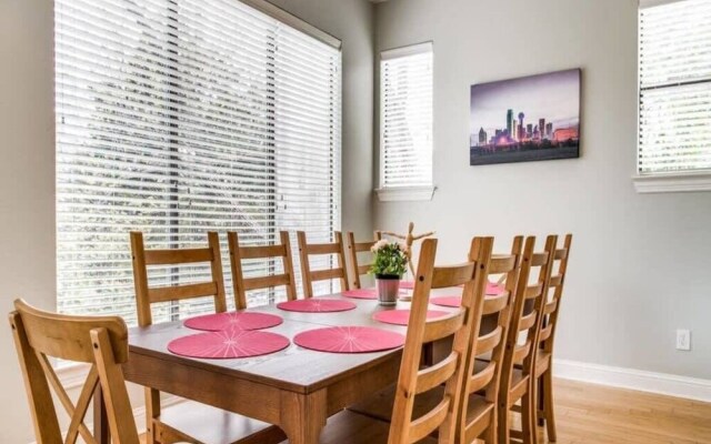 Grand Oak Lawn Town Home