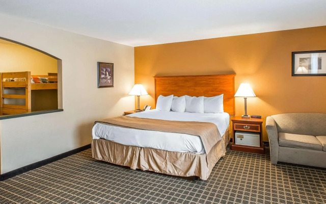 Quality Inn & Suites On the River