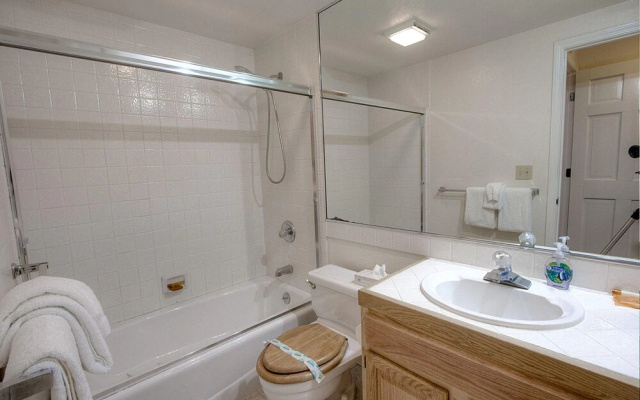 Delighful McCloud by Lake Tahoe Accommodations