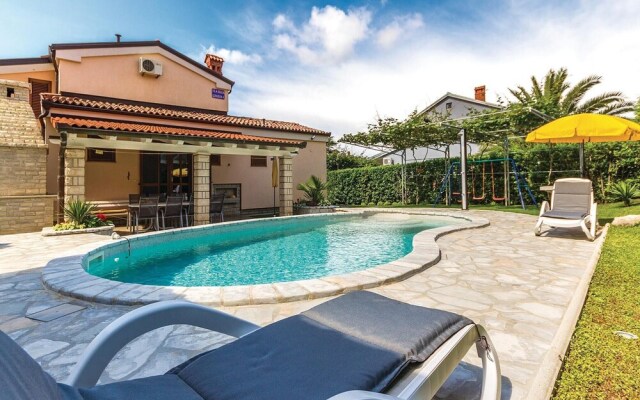 Stunning Home in Pula With Wifi and 4 Bedrooms