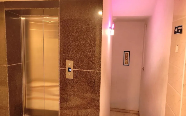 Sri Maharaja Residency