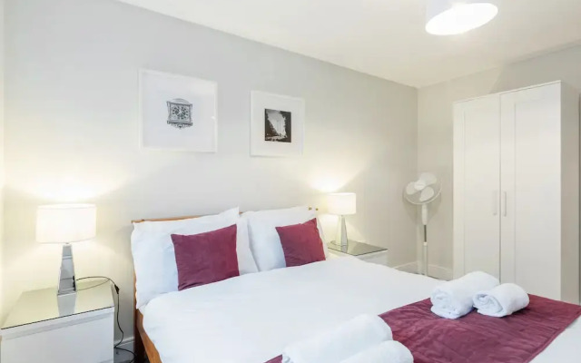 Marina Place by Roomspace Apartments