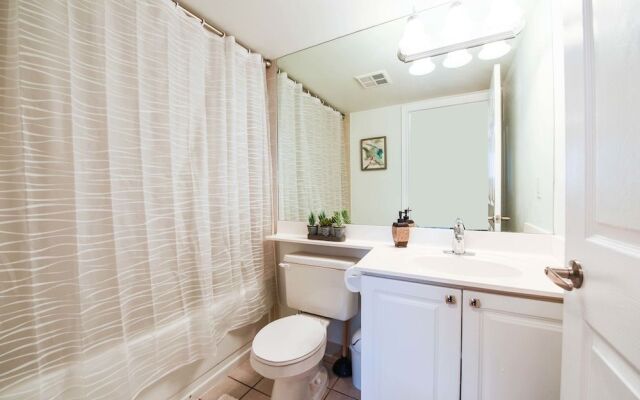 Sarkar Suites - 3880 Duke of York Blvd