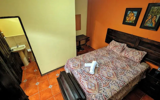 1961 Los Naranjos Hostal