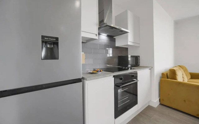 Stylish Modern Apartment - Free Parking - W