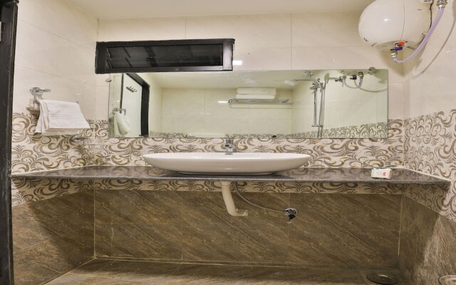 OYO 13032 Shiv Sagar Palace