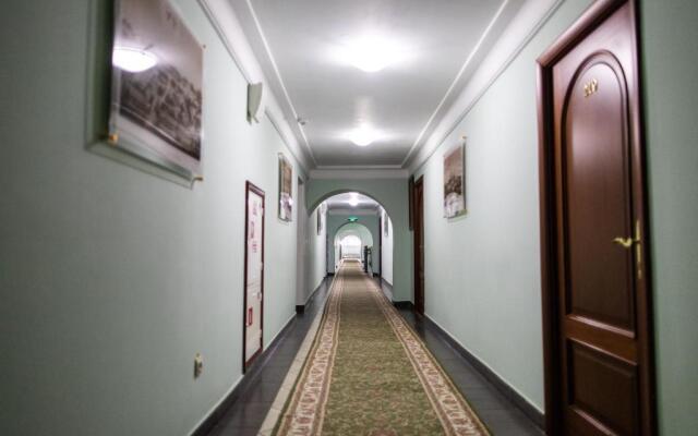 The Old Lavry Hotel