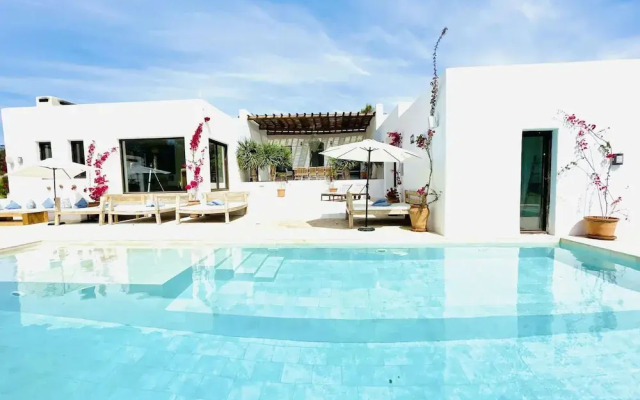 Countryside Villa With Pool