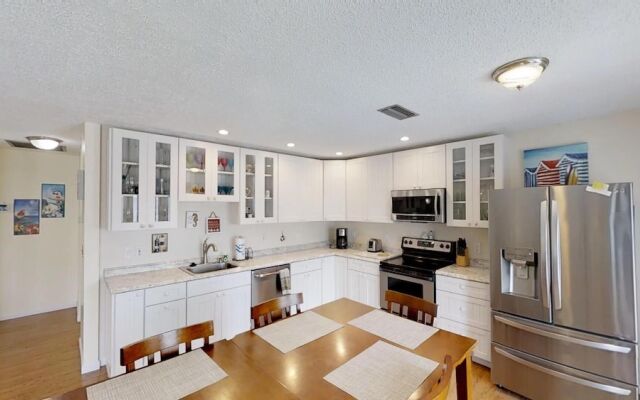 Surf Crestge 12 - 3 Br Cabin