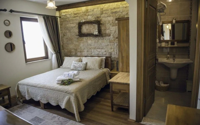 Alesta Hotel