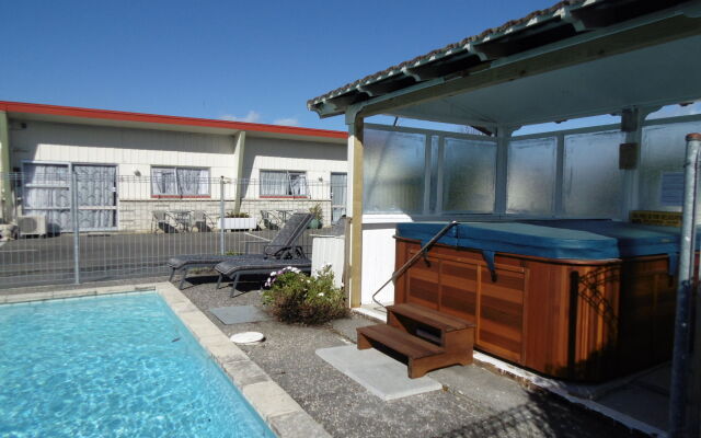 Sundowner Spanish Lady Motel