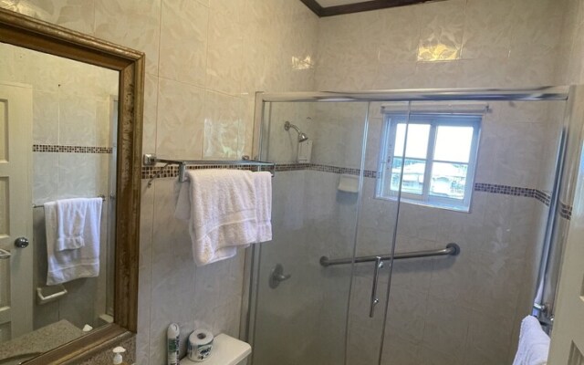 2-bed Apartment Drax Hall Ocho Rios AC and Wifi