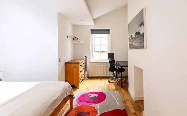 Farringdon Leo Loft