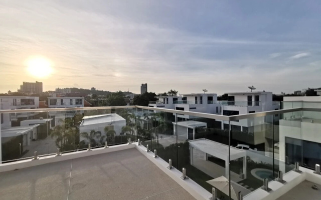 Villa with Shared Pool in Central Pattaya - Palmc15