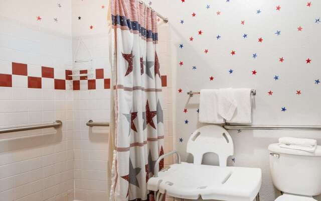 Rodeway Inn & Suites Madison East