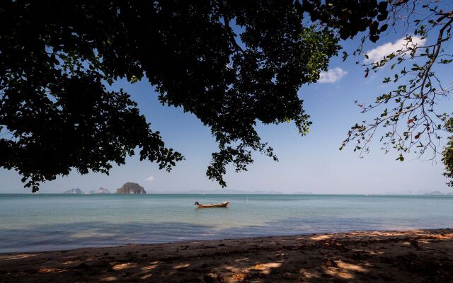 Villa Thalanena By The Beach