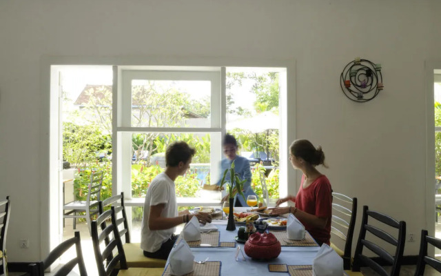 Frangipani Villa Hotel II