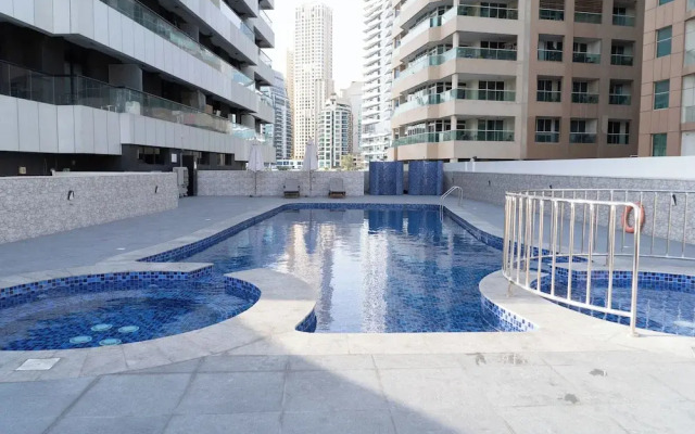 1BR in Dubai Marina Near Metro