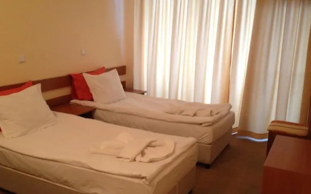 Hotel Deykin