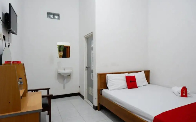 Minang Permai 3 by Reddoorz