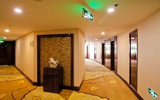 GreenTree Huainan Tianjiaan Square Guangchang road Hotel