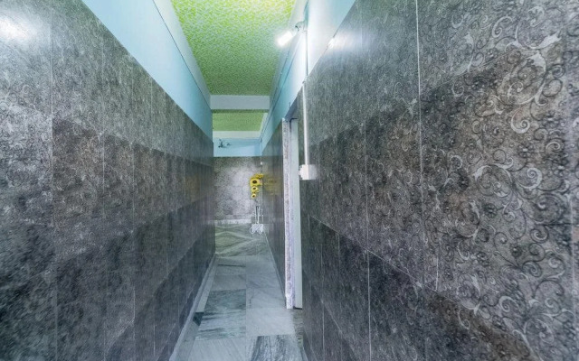 Om Regency By OYO Rooms