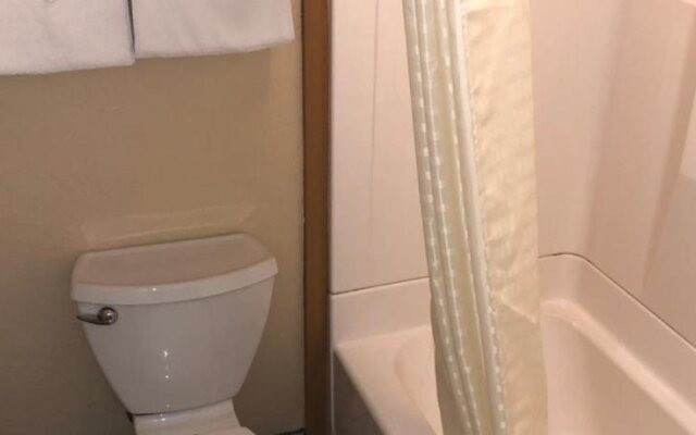 Deluxe Inn