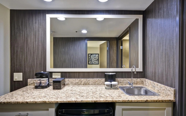 Embassy Suites by Hilton Charlotte
