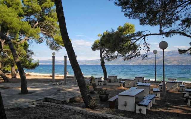 Apartments with a parking space Supetar, Brac - 5670