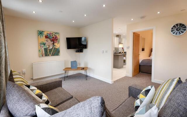 The Old Bakery - TV in Every Bedroom!